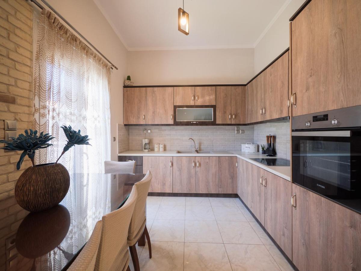 Kellys Cozy One Bedroom House Next To The Beach Ikonomianika Extérieur photo