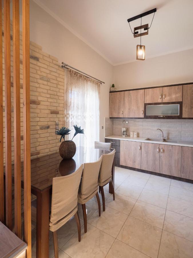 Kellys Cozy One Bedroom House Next To The Beach Ikonomianika Extérieur photo